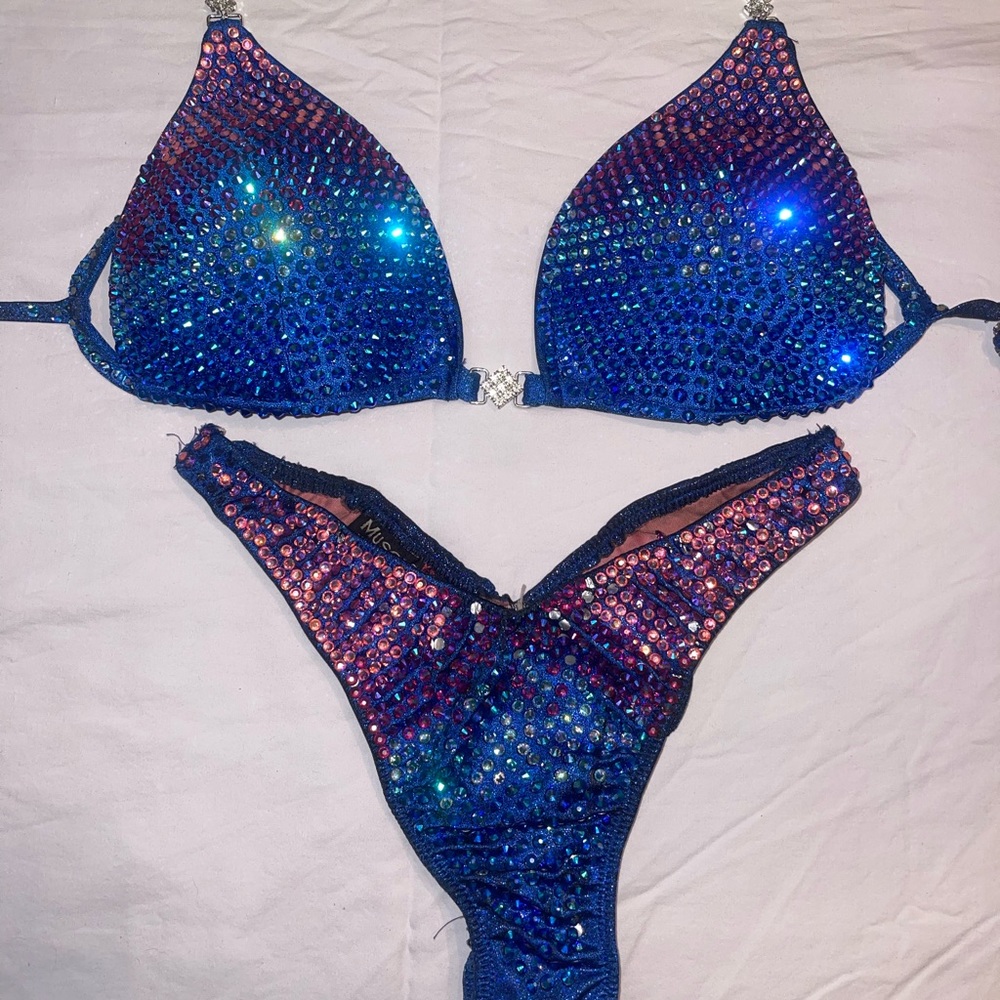 Competitions bikini suit